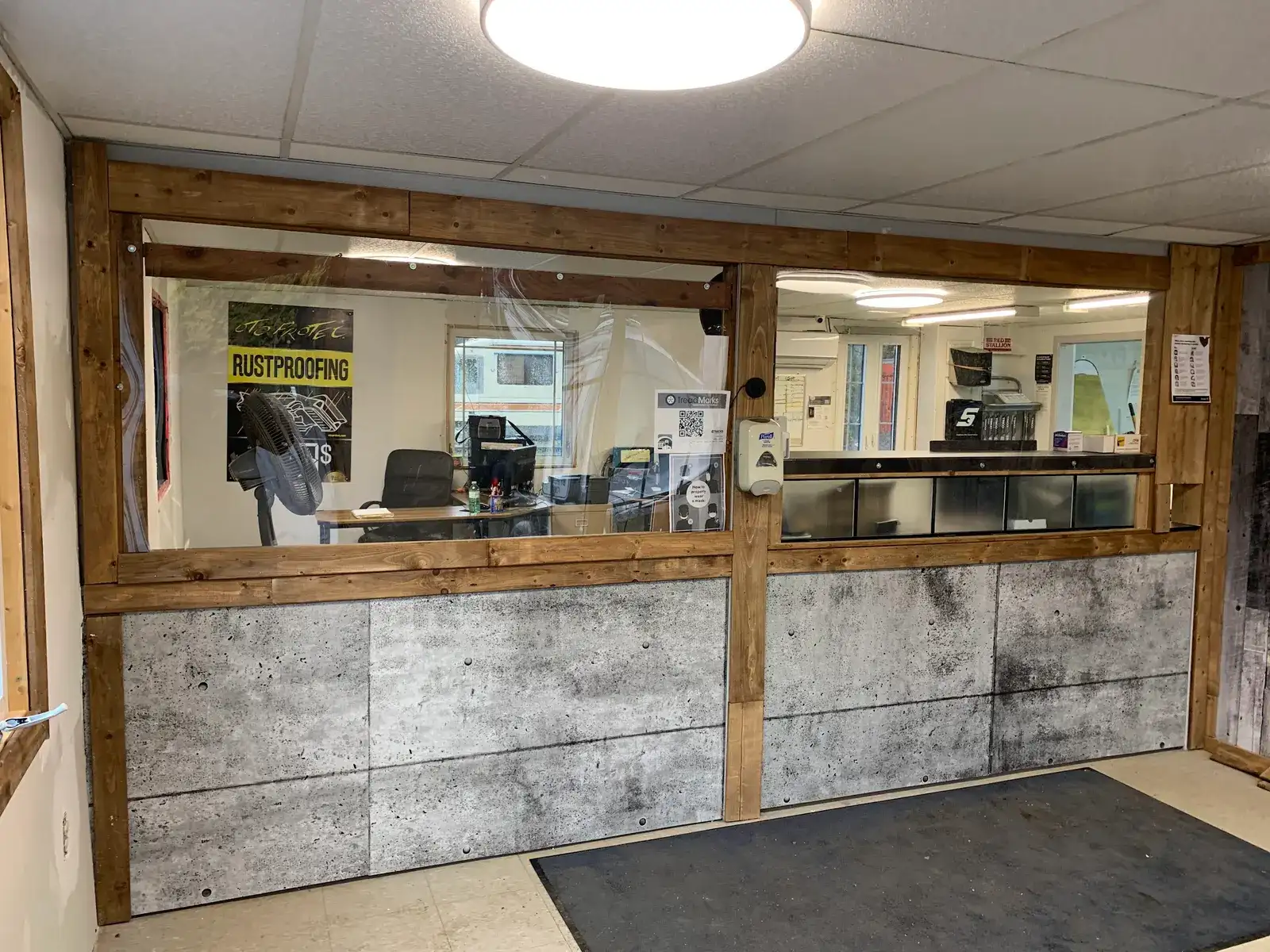 The front service counter at G&L Auto in Navan